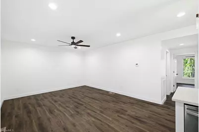321 S Branch Street, Reidsville, NC 27320 - Photo 6