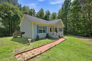 212 Lakeview Dr, Pelham, NC 27311 - Photo 2