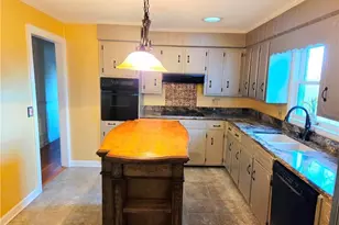 1524 Holly Cir, Wilkesboro, NC 28697 - Photo 16
