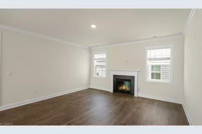 100 Harbor Hill Boulevard, Jamestown, NC 27282 - Photo 8