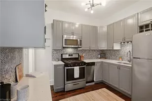 906 W Market St, Greensboro, NC 27401 - Photo 10