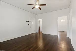 906 W Market St, Greensboro, NC 27401 - Photo 8
