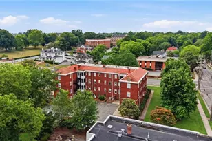 906 W Market St, Greensboro, NC 27401 - Photo 24