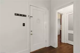 906 W Market St, Greensboro, NC 27401 - Photo 6