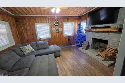 912 Overlook Avenue, Eden, NC 27288 - Photo 18
