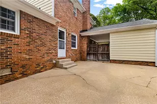 306 Leland Dr, Greensboro, NC 27455 - Photo 38