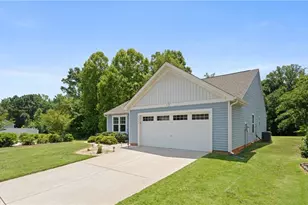 7007 Lowline Dr, Greensboro, NC 27405 - Photo 8