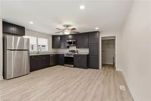 934 Forrest St, High Point, NC 27262 - Photo 8