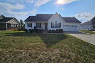 130 Cloverfield Ct, Winston-Salem, NC 27127 - Photo 2