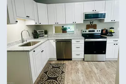21 Park Village Lane #A, Greensboro, NC 27455 - Photo 10