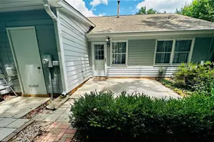 21 Park Village Ln, Greensboro, NC 27455 - Photo 20