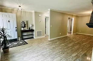 21 Park Village Ln, Greensboro, NC 27455 - Photo 6
