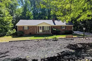 115 Forest Park Dr, Thomasville, NC 27360 - Photo 2
