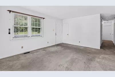 2000 N Holden Road, Greensboro, NC 27408 - Photo 2