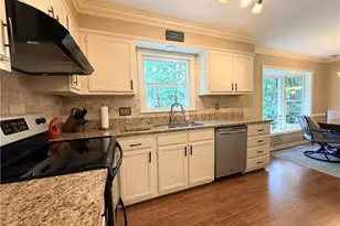 5810 Spanish Oak Dr, Greensboro, NC 27409 - Photo 4