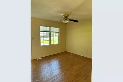 3216 Wellingford Drive, High Point, NC 27265 - Photo 4