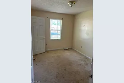 3216 Wellingford Drive, High Point, NC 27265 - Photo 8