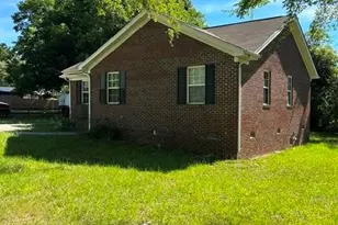3216 Wellingford Dr, High Point, NC 27265 - Photo 2