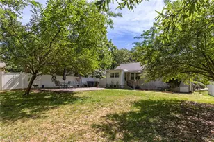 1101 Pamlico Dr, Greensboro, NC 27408 - Photo 24