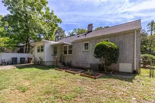 1101 Pamlico Dr, Greensboro, NC 27408 - Photo 26