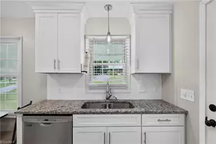 124 Manor Dr, High Point, NC 27260 - Photo 20