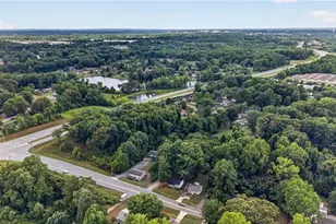 124 Manor Dr, High Point, NC 27260 - Photo 42