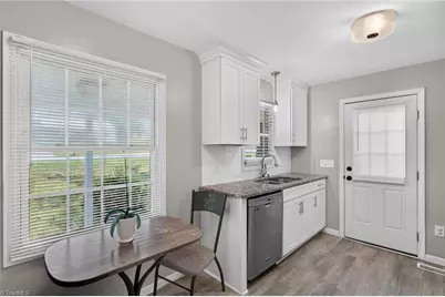 124 Manor Drive, High Point, NC 27260 - Photo 22
