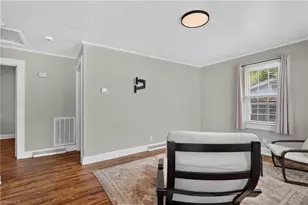 124 Manor Dr, High Point, NC 27260 - Photo 14