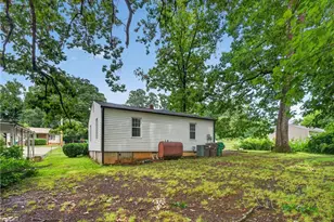 124 Manor Dr, High Point, NC 27260 - Photo 38