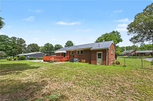 525 N Carr St, Mebane, NC 27302 - Photo 22