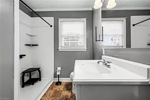 525 N Carr St, Mebane, NC 27302 - Photo 16