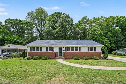 525 N Carr Street, Mebane, NC 27302 - Photo 2
