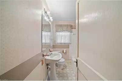 2259 Sherwood Drive, Winston-Salem, NC 27103 - Photo 16
