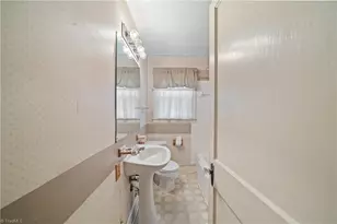 2259 Sherwood Dr, Winston-Salem, NC 27103 - Photo 16