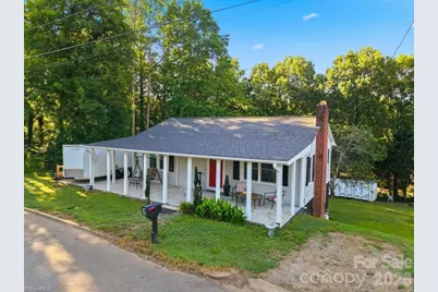 32 W Highland Avenue, Granite Falls, NC 28630 - Photo 2