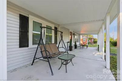 32 W Highland Avenue, Granite Falls, NC 28630 - Photo 4