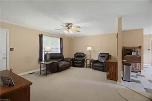 1719 Brittany Ridge Dr, Kernersville, NC 27284 - Photo 8
