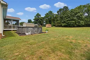 1719 Brittany Ridge Dr, Kernersville, NC 27284 - Photo 30