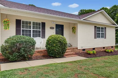 1719 Brittany Ridge Drive, Kernersville, NC 27284 - Photo 4