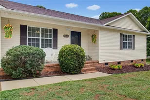 1719 Brittany Ridge Dr, Kernersville, NC 27284 - Photo 4