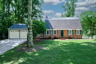 223 Knollwood Dr, Elkin, NC 28621 - Photo 2