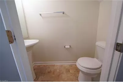 127 Sommerwall Place, Greensboro, NC 27405 - Photo 6