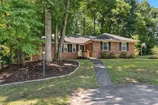 2350 Oakton Dr, Clemmons, NC 27012 - Photo 2