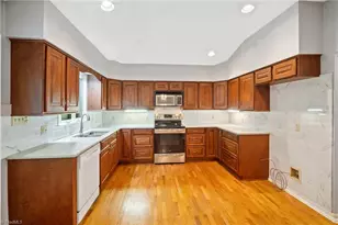 2350 Oakton Dr, Clemmons, NC 27012 - Photo 12