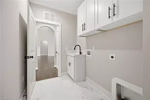 5405 Monterey Glen Ct, Browns Summit, NC 27214 - Photo 8