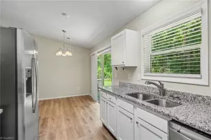 1605 Stoneybrook Dr, High Point, NC 27265 - Photo 6
