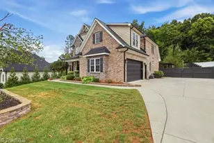 179 Pipers Rdg W, Winston-Salem, NC 27127 - Photo 2