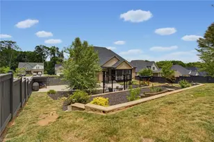 179 Pipers Rdg W, Winston-Salem, NC 27127 - Photo 42