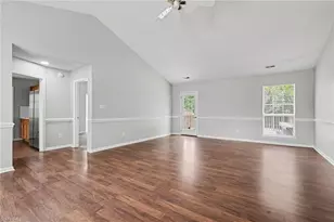 7518 Prindle Lake Dr, Charlotte, NC 28277 - Photo 2