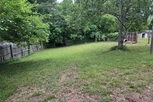 309 Taylor St, Mount Airy, NC 27030 - Photo 28